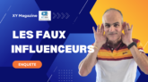 French banner for XY Magazine: large white text 'LES FAUX INFLUENCEURS' on blue geometric background, man in a striped polo cupping his ears on the right, orange 'ENQUETE' button.